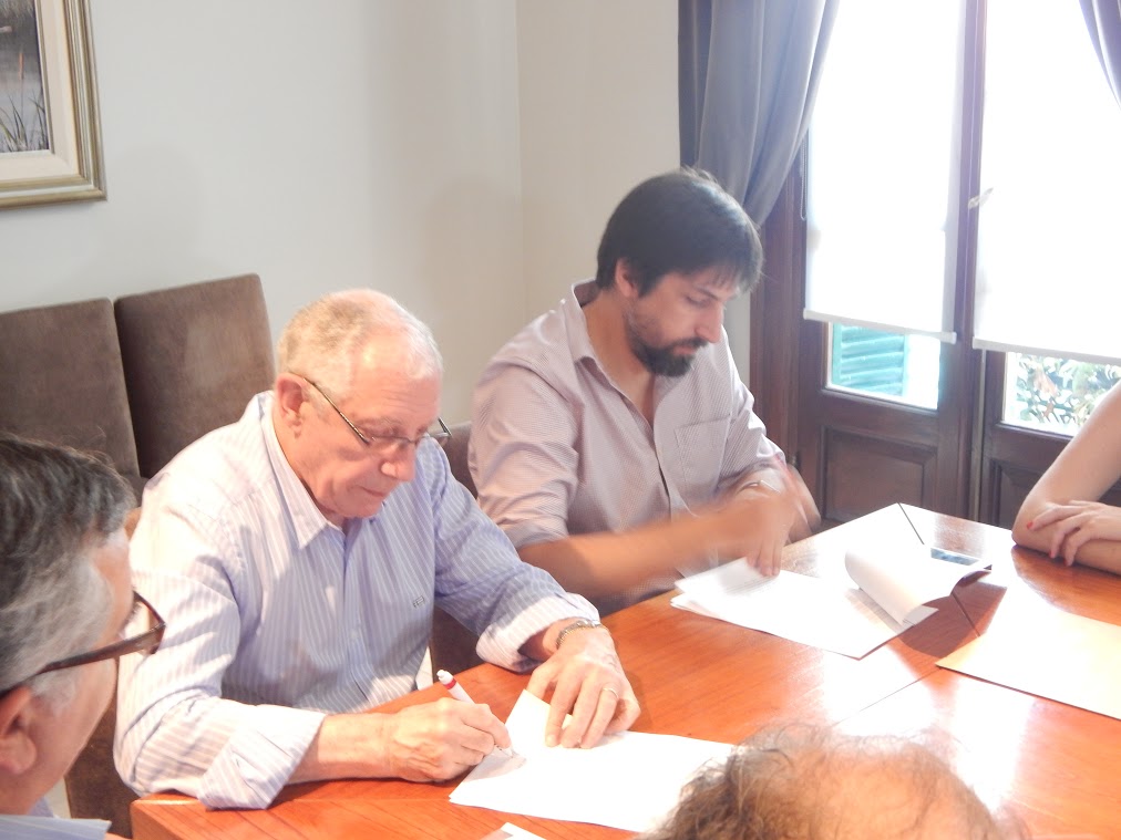 La AMAP firmó un acuerdo con la UMET para brindar becas a sus socios